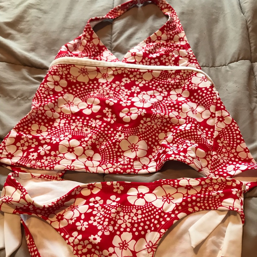 Juniors red & white tankini.